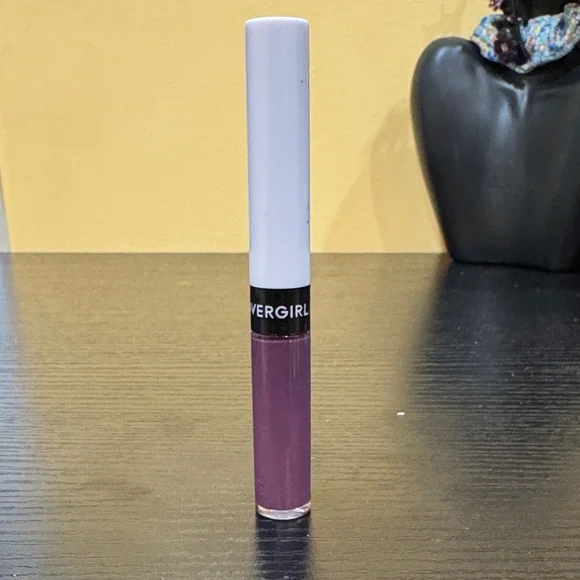 COVERGIRL Vibrant Violet Lip color shade 155. - Picture 1 of 2